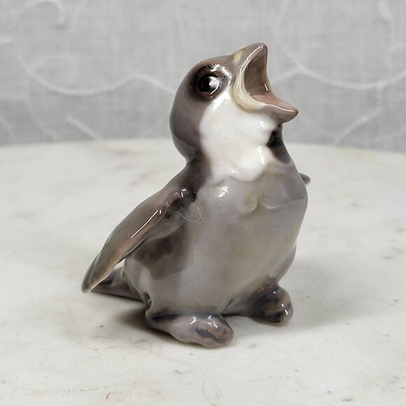 Vtg Bing Grondahl Young Sparrow Porcelain Figurine 1852 Tan Screeching For Food - Picture 1 of 14